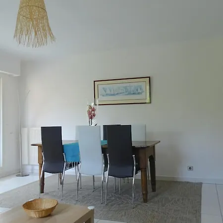 Spacious Cocoon With Two Terraces Apartmán