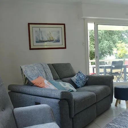 Spacious Cocoon With Two Terraces *