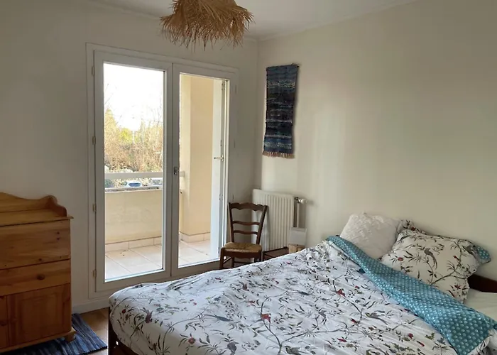 Spacious Cocoon With Two Terraces *